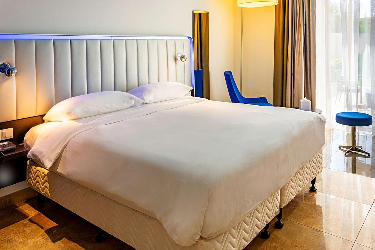 Park Inn By Radisson Hotel And Residence Duqm Buitenkant foto