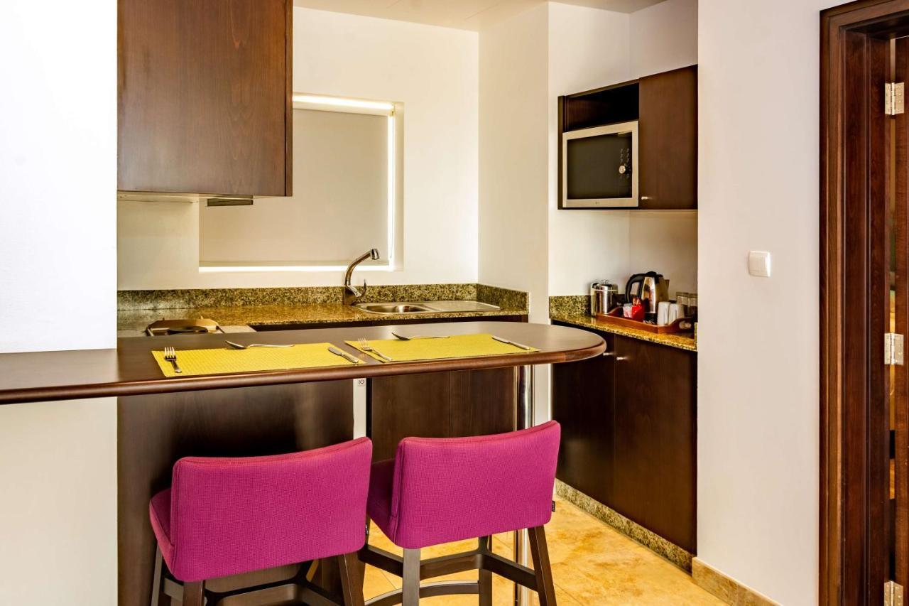 Park Inn By Radisson Hotel And Residence Duqm Buitenkant foto