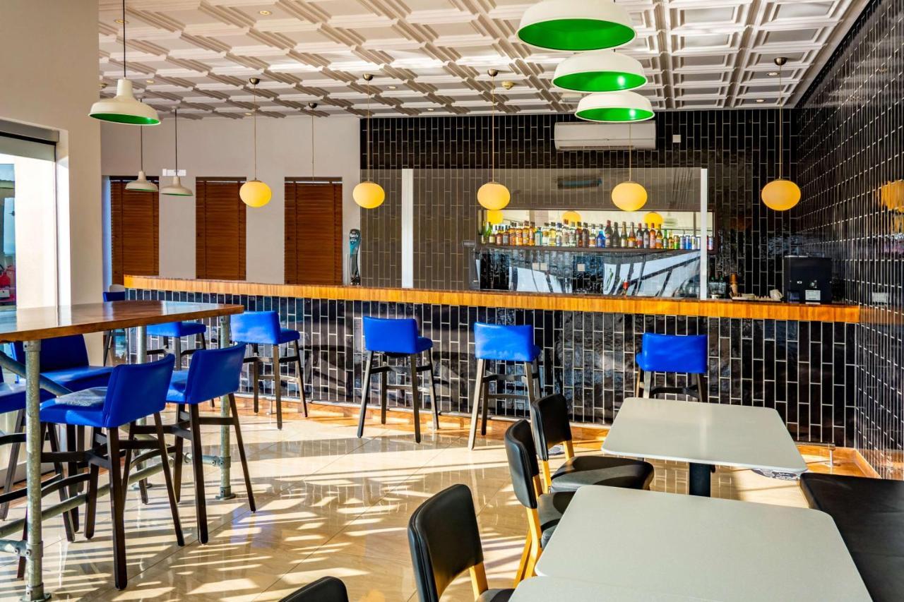 Park Inn By Radisson Hotel And Residence Duqm Buitenkant foto