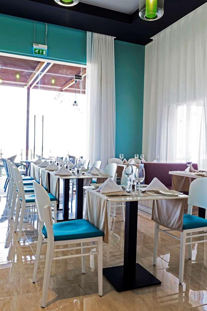Park Inn By Radisson Hotel And Residence Duqm Restaurant foto